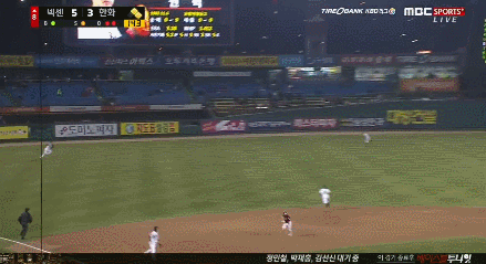 파일:61430398d34266593639d3deece776c7.gif
