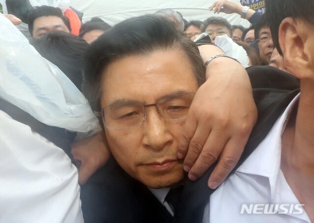 파일:황교안 인파.jpg