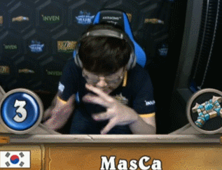 파일:기도하는선수1.gif
