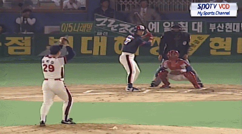 파일:윤학길 투구.gif