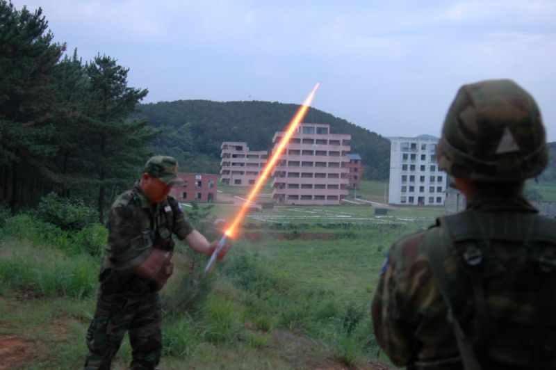 파일:라이트세이버 행보관.jpg