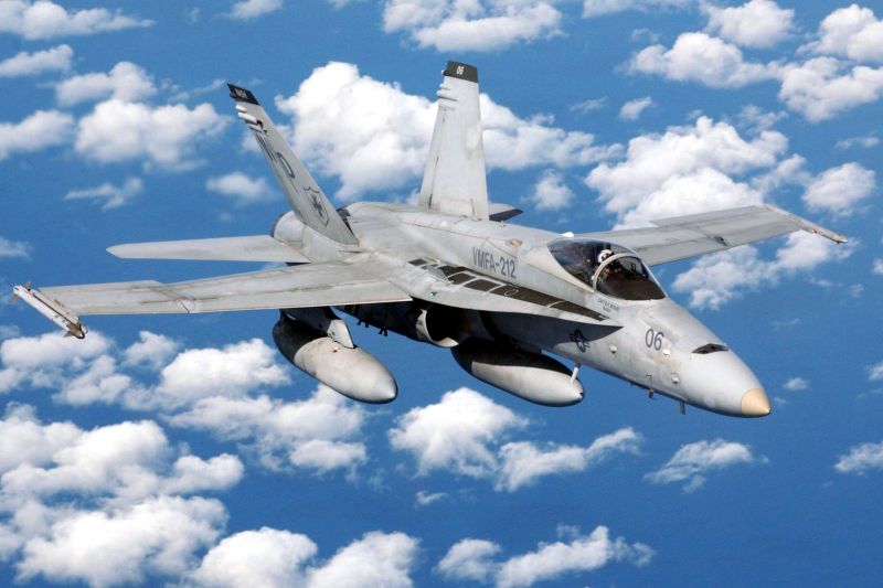 파일:미국 FA-18 전투기.jpg