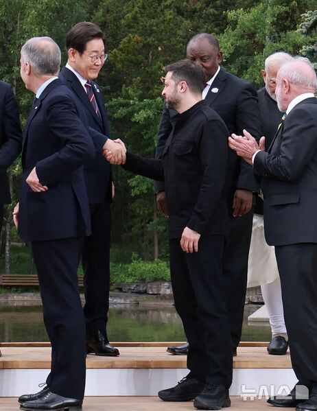 파일:젤렌스키 이재명.jpg